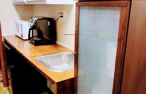 Milton Apartment | Cozy Milton Guest Suite with Private, Wooded Patio & Kitchenette