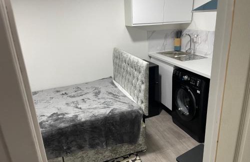 Basildon House | Cozy mini studio in Basildon