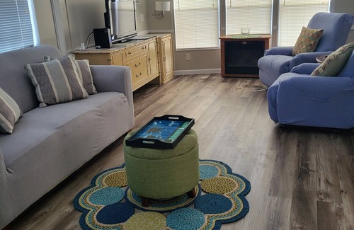 Braden River House | Cozy mobile home in charming Sarasota with fitness room, WiFi