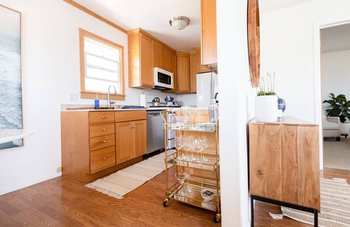 South Redondo Apartment | Cozy Modern 1-bedroom 100 steps from the beach Redondo Beach