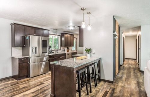 Sioux Falls House | Cozy Modern Spa ~ Family Fun meets Serene Luxury