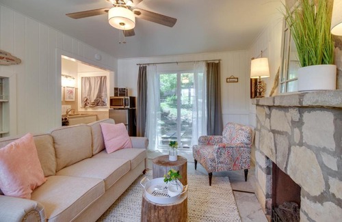 Mountain Home House | Cozy Mountain Home Cottage Walk to Marina!