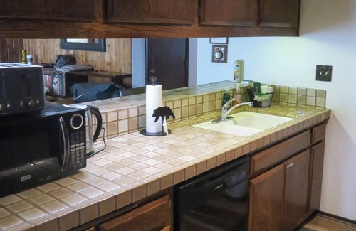 Majestic Pines Condo | Cozy Mountain Retreat in Mammoth Lakes