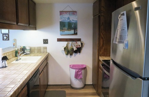 Majestic Pines Condo | Cozy Mountain Retreat in Mammoth Lakes