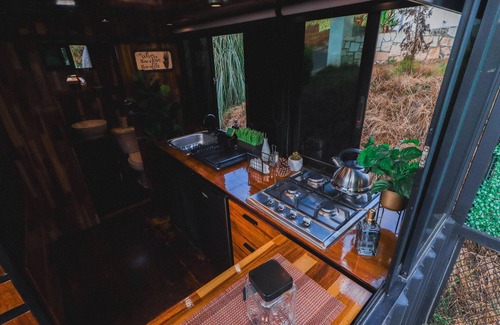 Omitlan de Juarez House | Cozy Mountain-View Container Retreat K NAJ