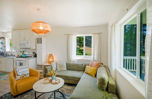 Shelter Cove House | Cozy Oceanview Hideaway#1 on Golf Course/Airport