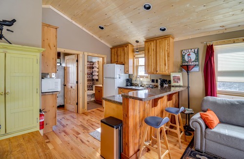 Ouray Cabin | Cozy Ouray Hideaway: Mountain Views, Steps to Main