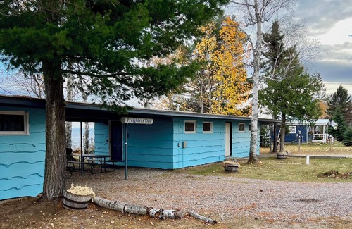 Paradise Apartment | Cozy Paradise Retreat: Snowmobilers' Dream Near Trail Heaven!