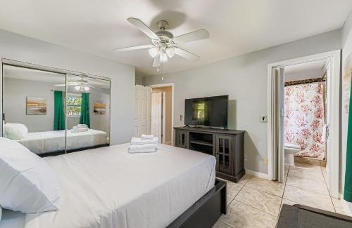 Sandalwood House | Cozy Patio Retreat by SkyRun Jacksonville