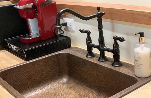 Frederick Apartment | Cozy Pine Tree Nest