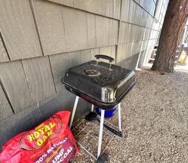 Ponderosa Park House | Cozy Pines Cabin in Prescott - 3bd 2ba