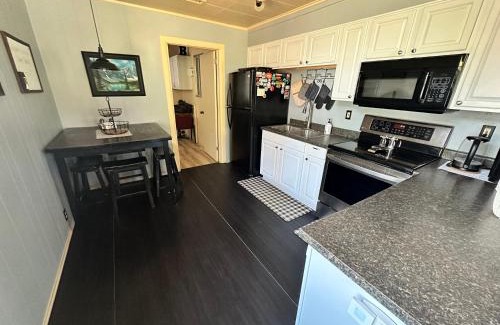 Ponderosa Park House | Cozy Pines Cabin in Prescott - 3bd 2ba