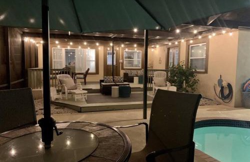 Clearwater House | Cozy Pool House for 10 PPL Close to Clearwater