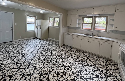 Nowata House | Cozy & quiet home-20 min from Bartlesville!