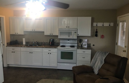 Gibson Apartment | cozy, quiet, rural hideaway close to everything south