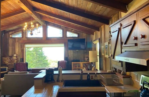 Elk Cabin | Cozy Redwoods Cabin with Ocean Views (+Hot Tub)
