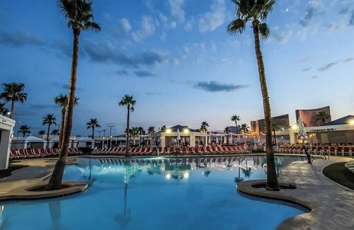 Winchester Resort | Cozy resort in awesome Las Vegas with AC, WiFi, fitness room. Premiere