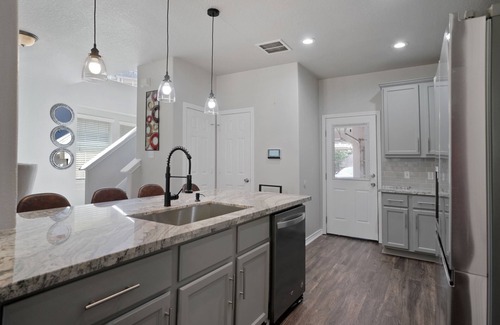 Conroe House | Cozy Retreat home in the Heart of Conroe