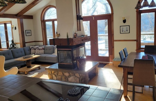 Saint-Faustin-Lac-Carre Ski Chalet | Cozy retreat, lake and mountain views, hot tub, king bed, Golf Club amenities