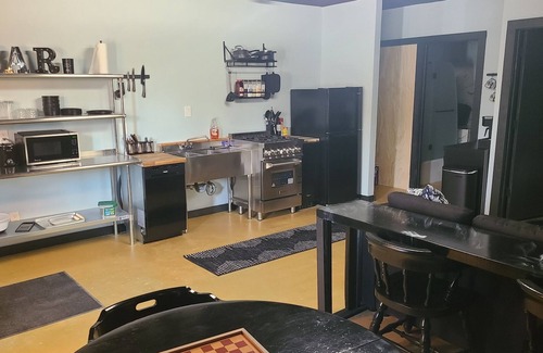 Paradise House | Cozy Retreat Near Town, Trails & Attractions – Your Gateway to Michigan’s UP