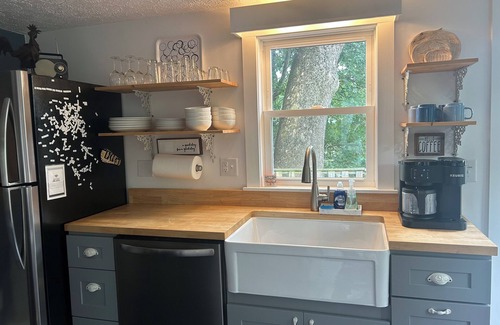 West Lafayette Cottage | Cozy River Cottage on the water, near PURDUE