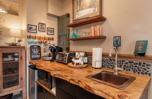 Drake Apartment | Cozy Rocky Mountain Escape Unbeatable Views