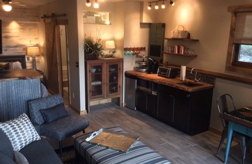 Drake Apartment | Cozy Rocky Mountain Escape Unbeatable Views