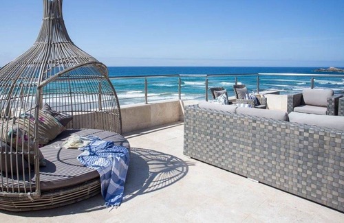 Herolds Bay House | Cozy Room With a Partial sea View