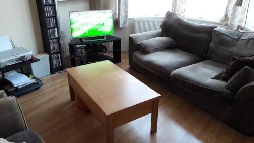 Harlesden House | Cozy room with double bed 20 mins to City