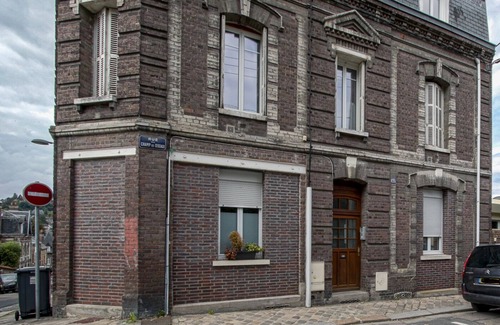 Gare-Jouvenet Apartment | Cozy Rouen: Studio Center City near Train Station