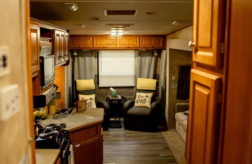 Winder House | Cozy RV with fire pit on 7 acres in Winder ONLY 20 minutes from the UGA stadium