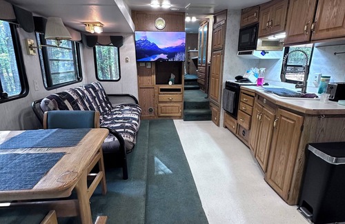 Aiken House | Cozy RV with WiFi and AC in charming Aiken