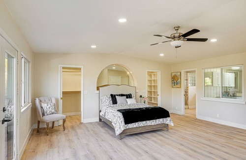 Monterey Apartment | Cozy Salinas Studio w/Balcony & Fireplace!