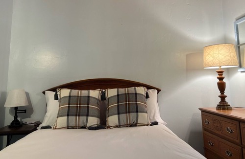 Pla-Vada Woodlands Cabin | Cozy Ski Chalet in Soda Springs - wood stove, dog friendly, great for families
