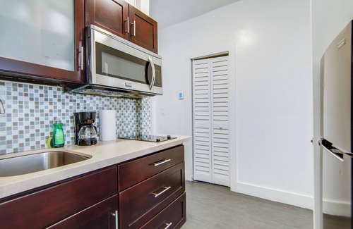 Flamingo/Lummus Apartment | Cozy South Beach 1BR Apt Near Beach and Ocean Drive