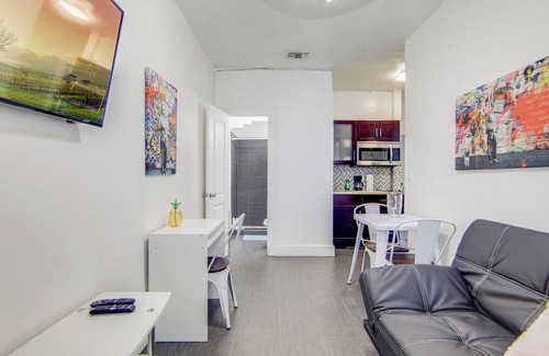 Flamingo/Lummus Apartment | Cozy South Beach 1BR Apt Near Beach and Ocean Drive