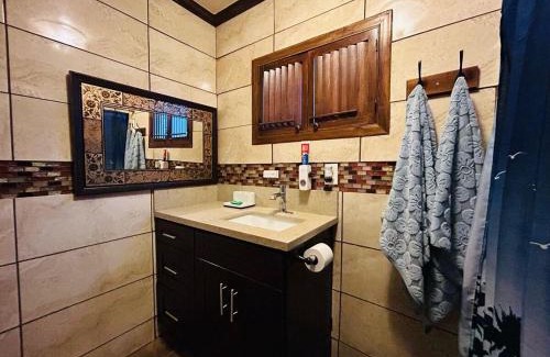 Compton House | Cozy & Spacious 3BR Rustic Stay Minutes from LAX