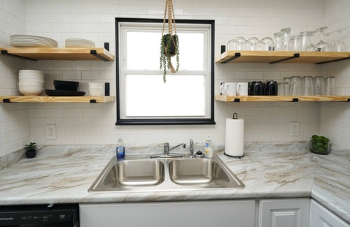 Elyria House | Cozy Stay 3BR + Boat Parking