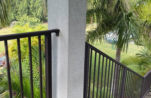 Greening Glade Apartment | Cozy studio across the street from beach with AC, WiFi