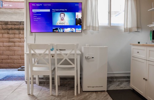 Torrance Apartment | Cozy Studio/Fast WiFi/10 Minutes from Beach