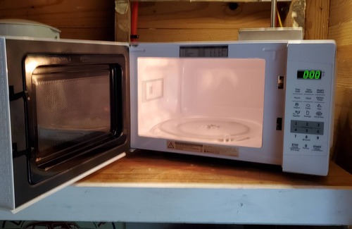 Mobile Apartment | Cozy Studio Hideaway Has Fast Wi-fi TV Garage Patio