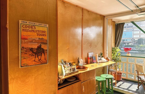 Gezira House | Cozy Studio - Houseboat65, Zamalek Island - Central Cairo