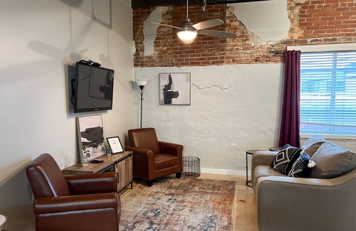 Jonesboro Apartment | Cozy studio in delightful Downtown Jonesboro with AC, WiFi