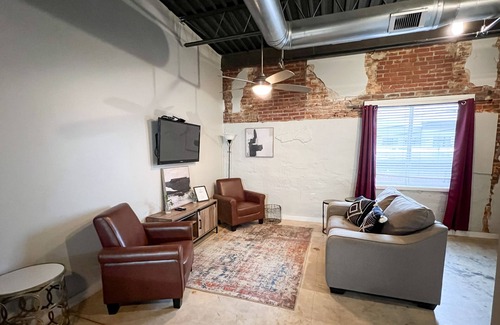 Jonesboro Apartment | Cozy studio in delightful Downtown Jonesboro with AC, WiFi