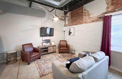 Jonesboro Apartment | Cozy studio in delightful Downtown Jonesboro with AC, WiFi