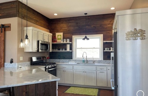 Grantsdale Apartment | Cozy studio in peaceful Hamilton with AC, WiFi