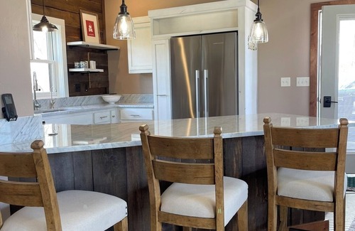 Grantsdale Apartment | Cozy studio in peaceful Hamilton with AC, WiFi