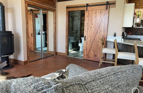 Grantsdale Apartment | Cozy studio in peaceful Hamilton with AC, WiFi