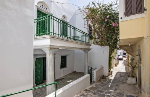 Tinos Apartment | Cozy studio in the old town center