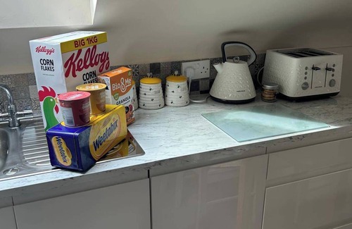 Gortaclare Apartment | Cozy Studio-Omagh-Continental Breakfast Included